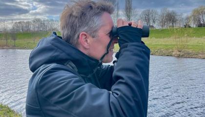 Eduard van Amstel in het veld